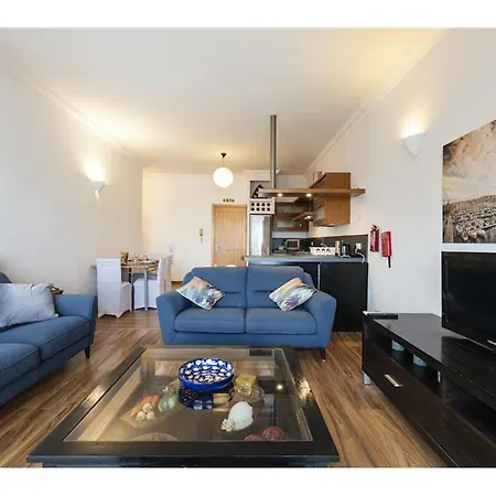 Lovely 2 Bedroom In *