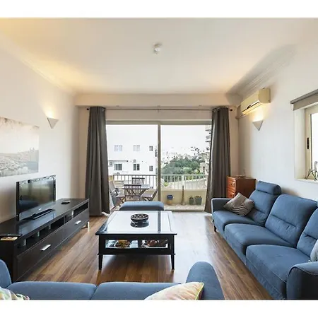 아파트 Lovely 2 Bedroom In