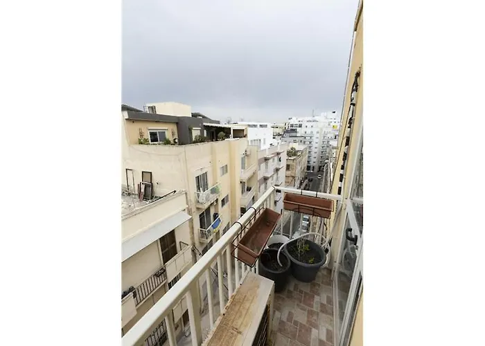 Lovely 2 Bedroom In Апартаменты Слима