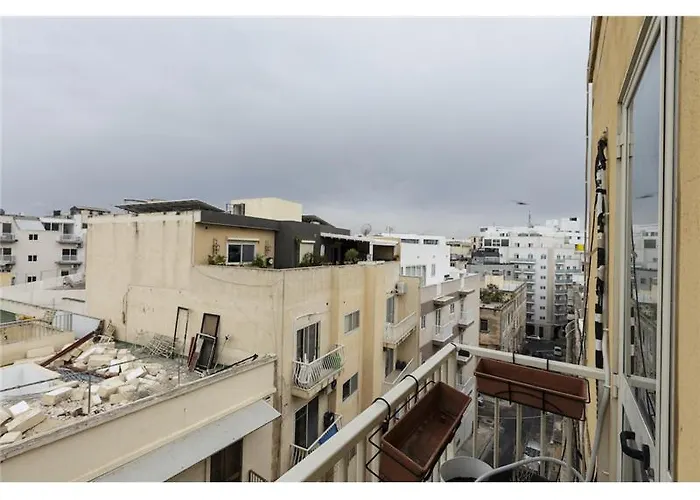 Lovely 2 Bedroom In *