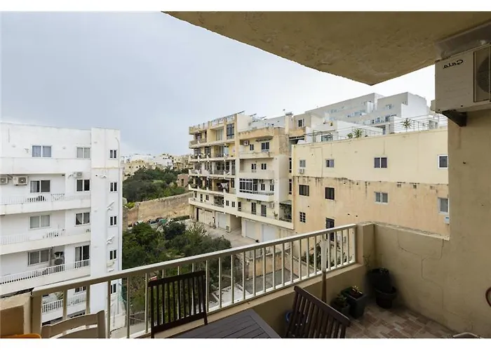 Lovely 2 Bedroom In Апартаменты