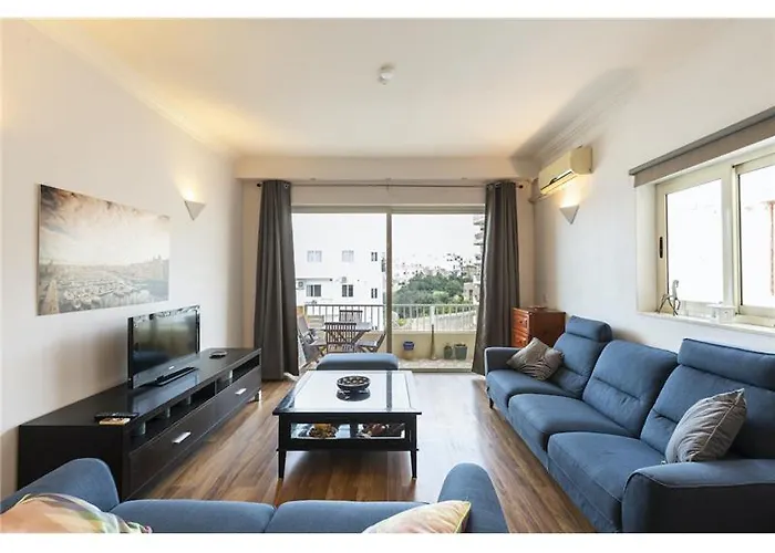 Апартаменты Lovely 2 Bedroom In