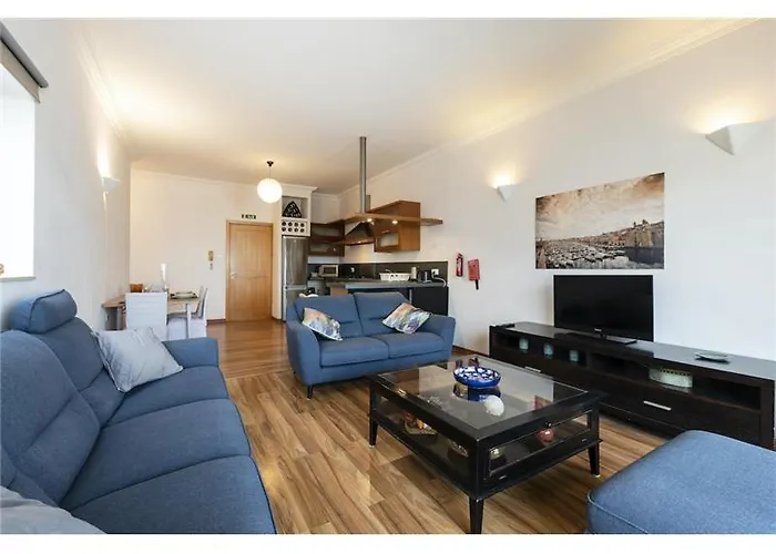 Lovely 2 Bedroom In Апартаменты *