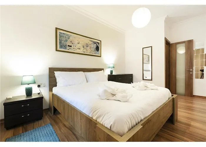 Lovely 2 Bedroom In Апартаменты Слима