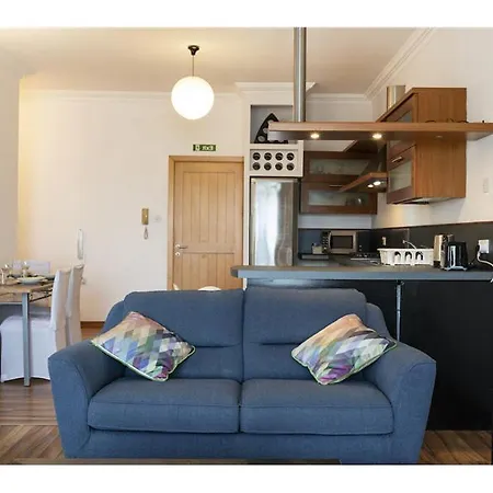 Lovely 2 Bedroom In Апартаменты Слима